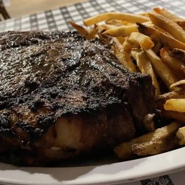 Doe's Eat Place