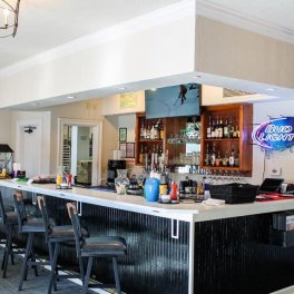 Pointe Royale Bar & Grill