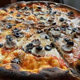 Mj Pizzeria