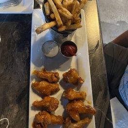 Medusa Bar & Grill