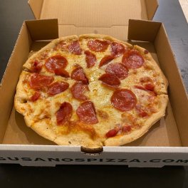 Gusano's Pizza